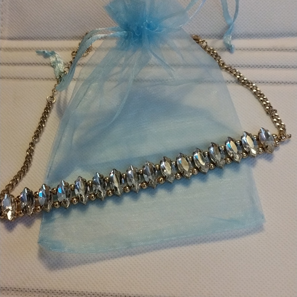 VTG Bridal Choker Adjustable Stunning